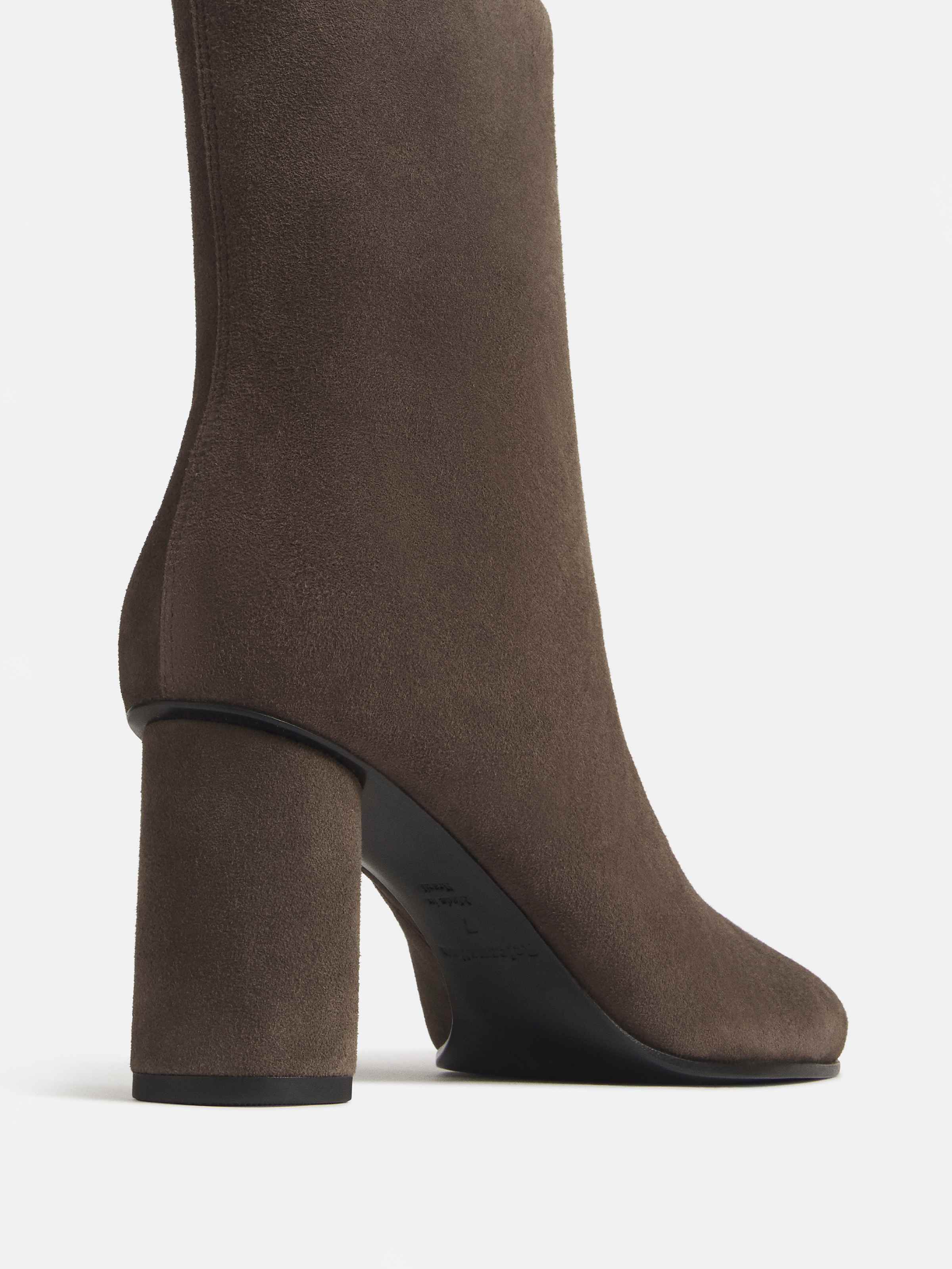 Phadra Ankle Boot - thumbnail 10