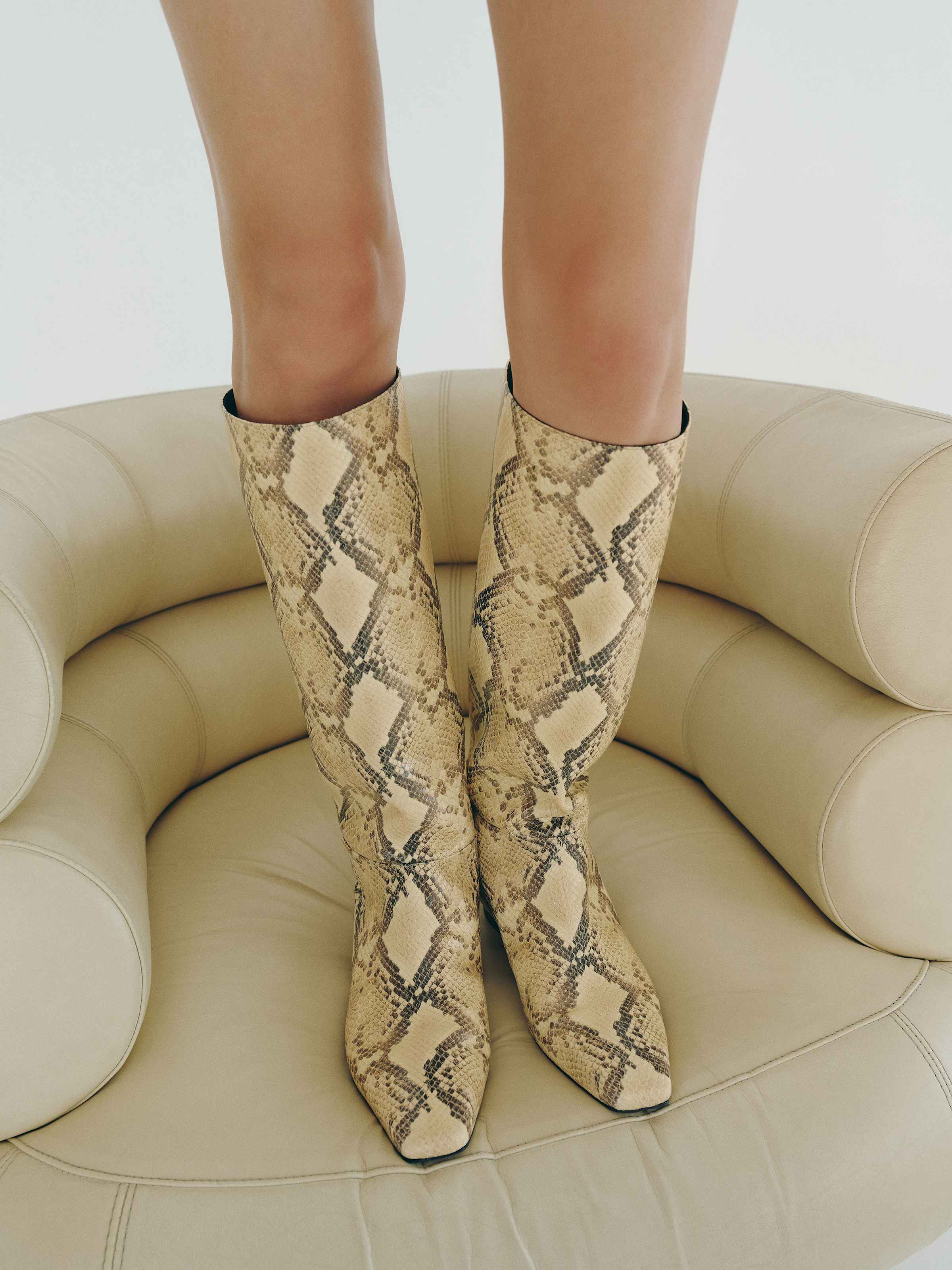 Remy Flat Knee Boot - thumbnail 4