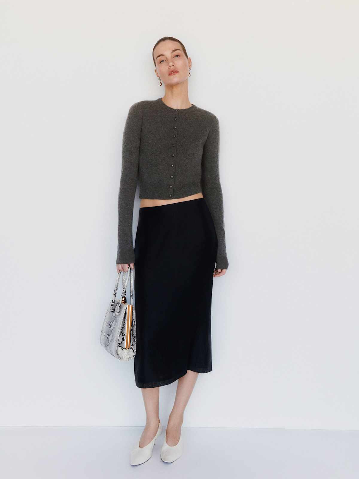 Caspia Cashmere Cropped Cardigan - thumbnail 5