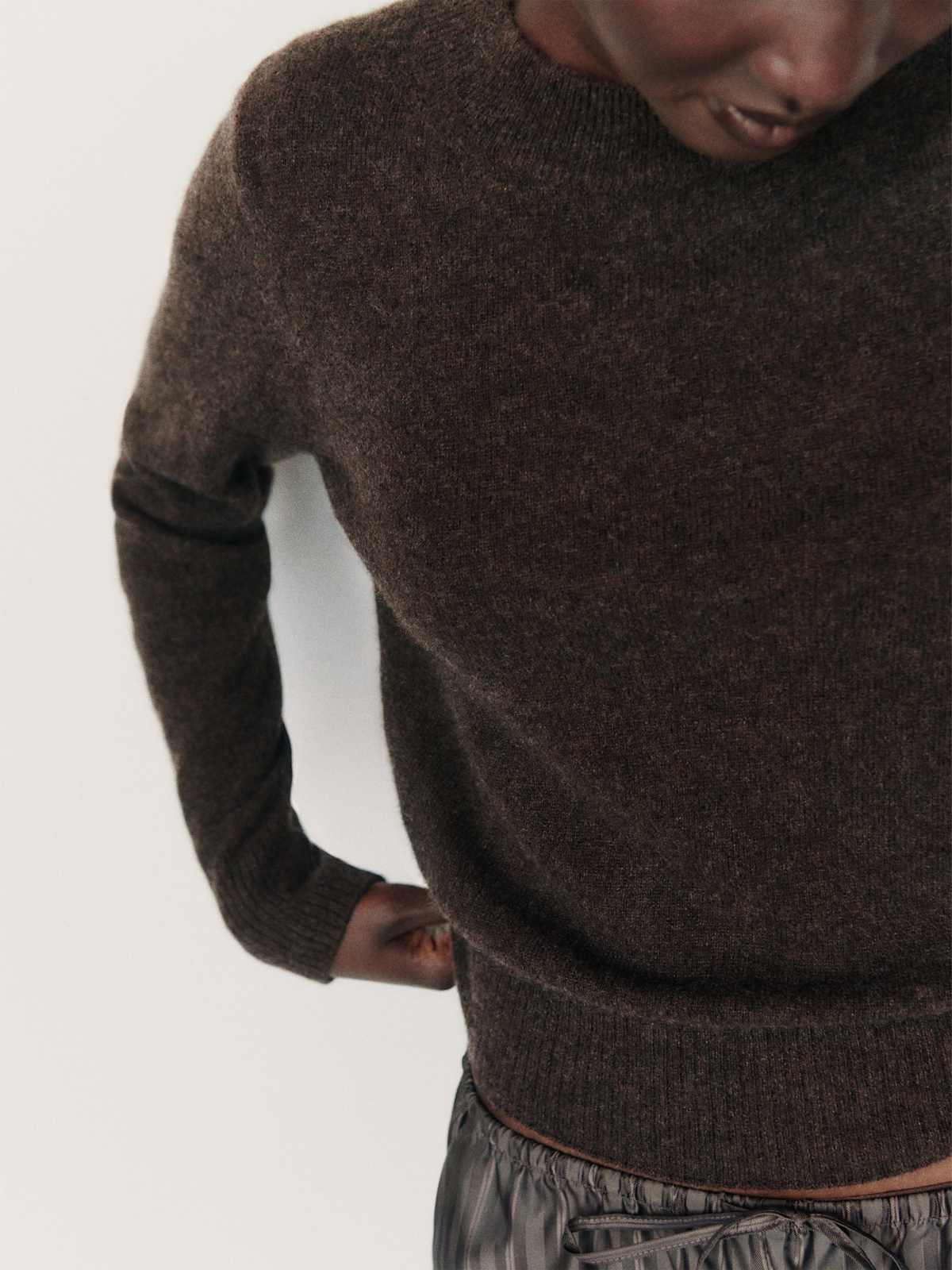 Nikki Cashmere Crew - thumbnail 9