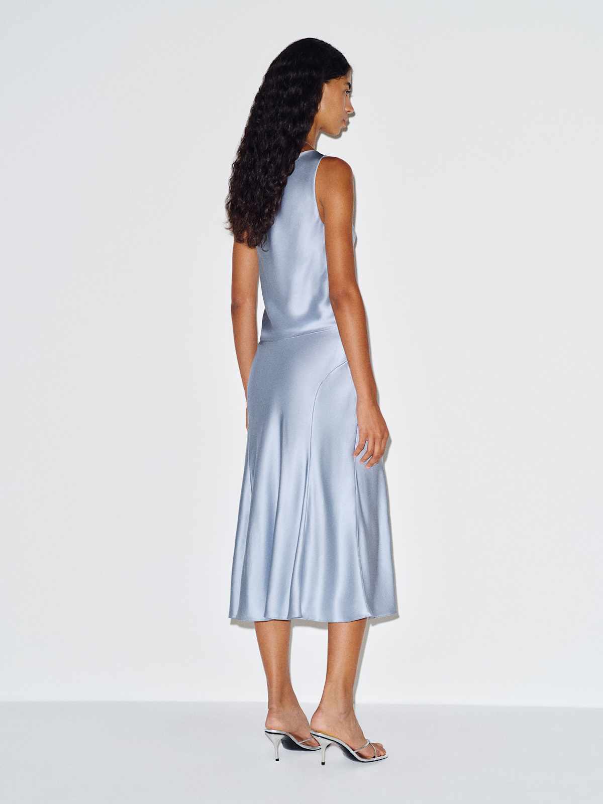 Olivine Silk Two Piece - thumbnail 7
