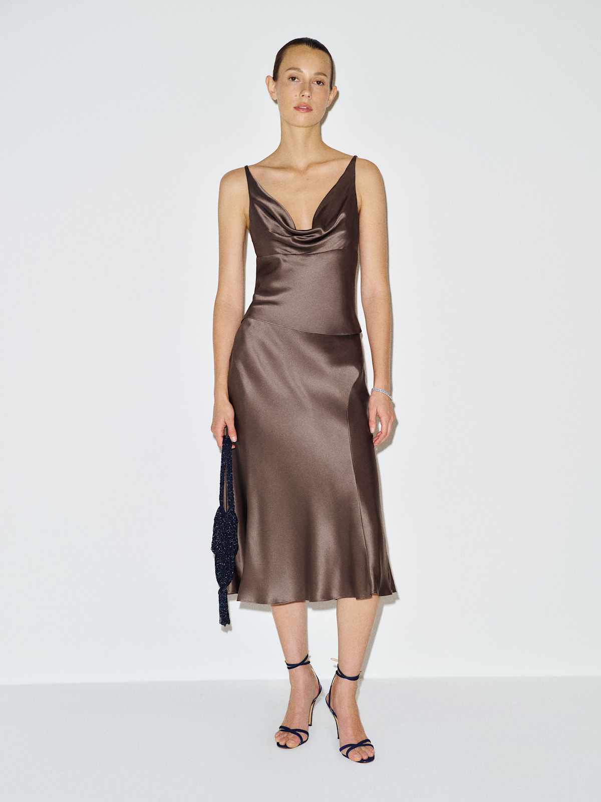 Olivine Silk Two Piece - thumbnail 9