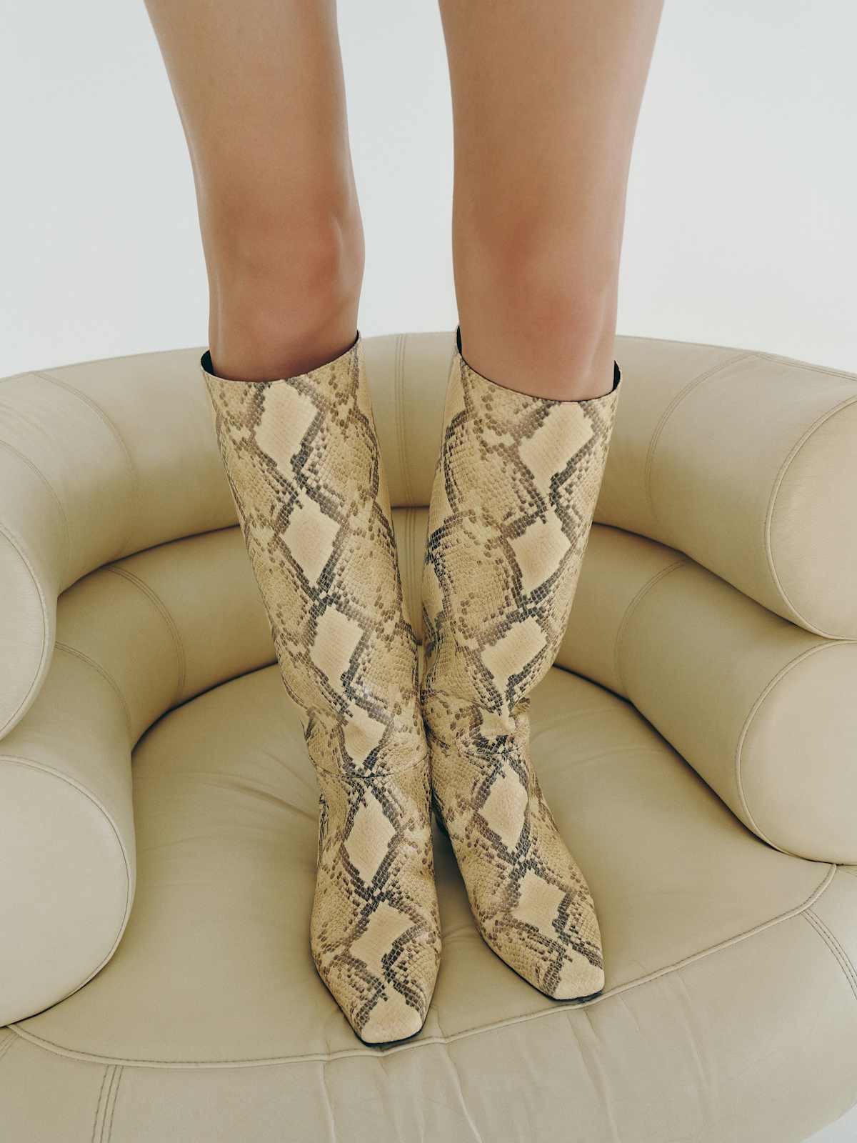 Remy Flat Knee Boot - thumbnail 3