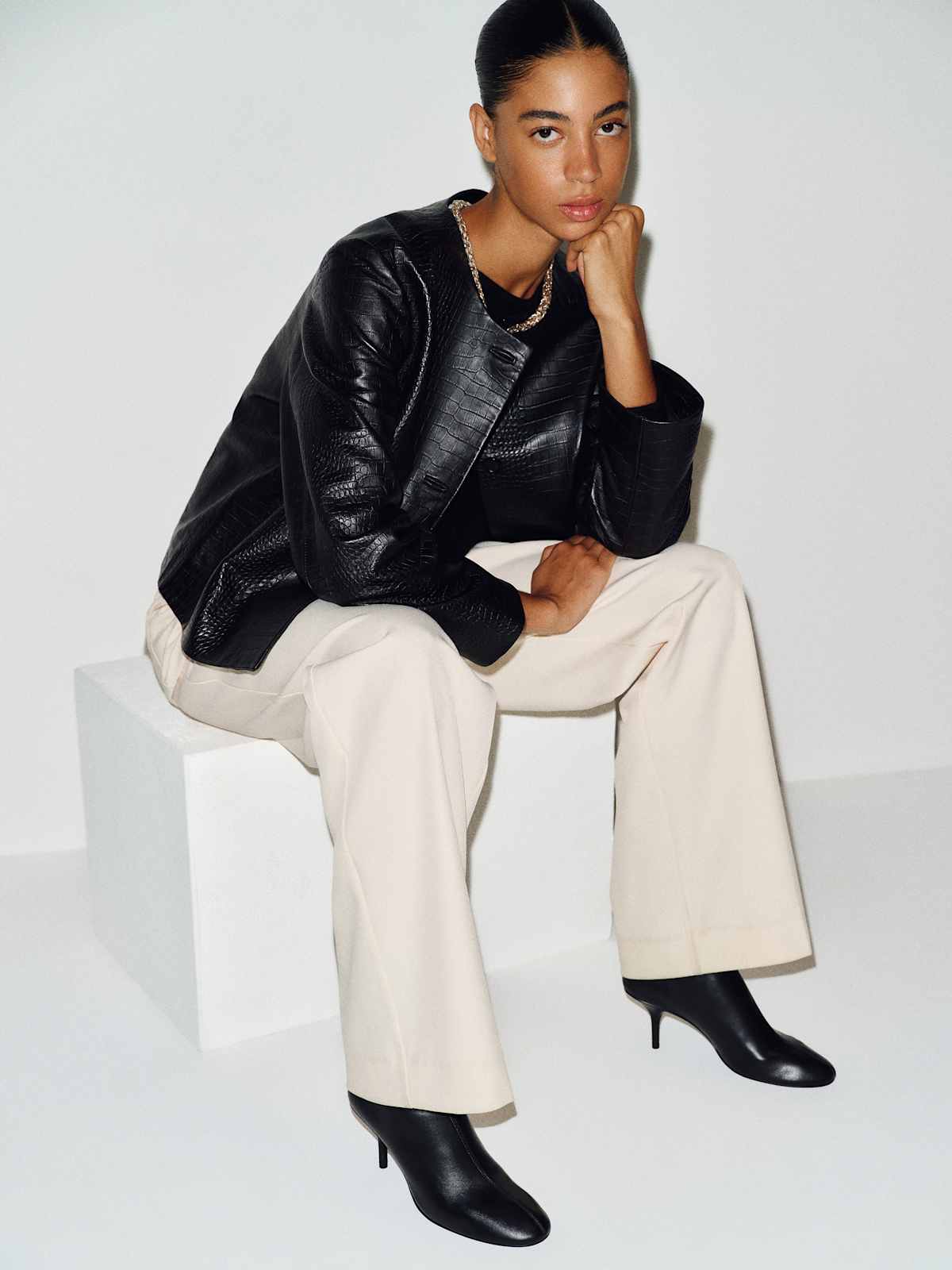 Aveline High Ankle Boot - thumbnail 3