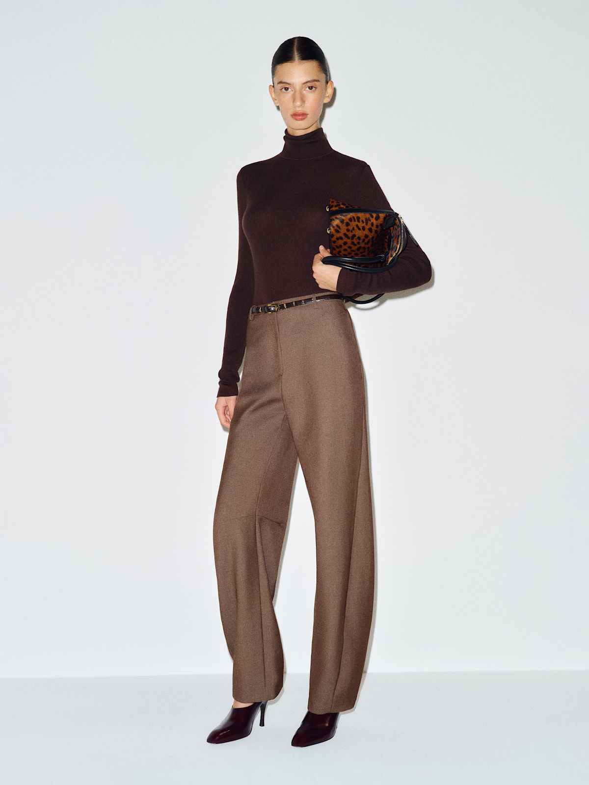Jackie Bow Leg Pant