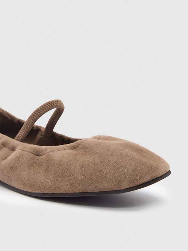 Buffy Ruched Ballet Flat - Farro Suede