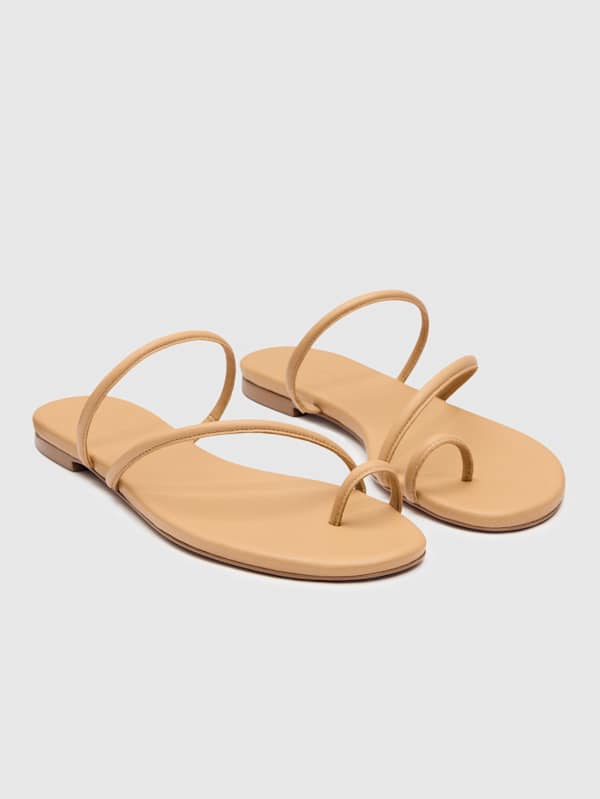 Ludo Toe Ring Strappy Flat Sandal - Buff