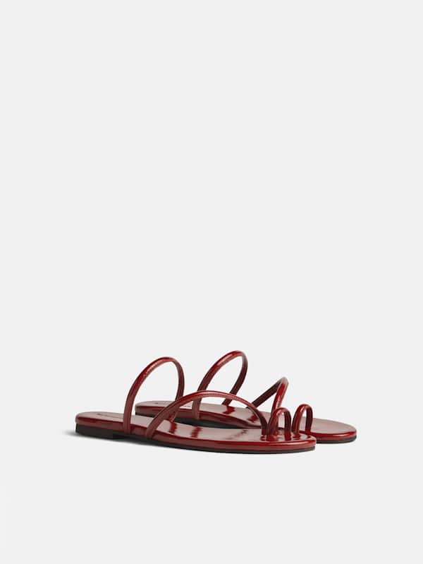 Ludo Toe Ring Strappy Flat Sandal - Ladybug Eel