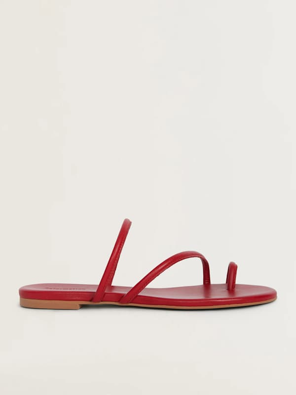 Ludo Toe Ring Strappy Flat Sandal - Scarlet