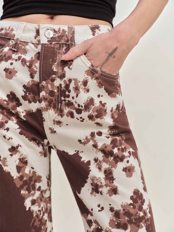 Val 90s Mid Rise Straight Jeans - Cowhide Print