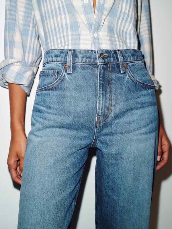 Val 90s Mid Rise Straight Jeans - Salerno