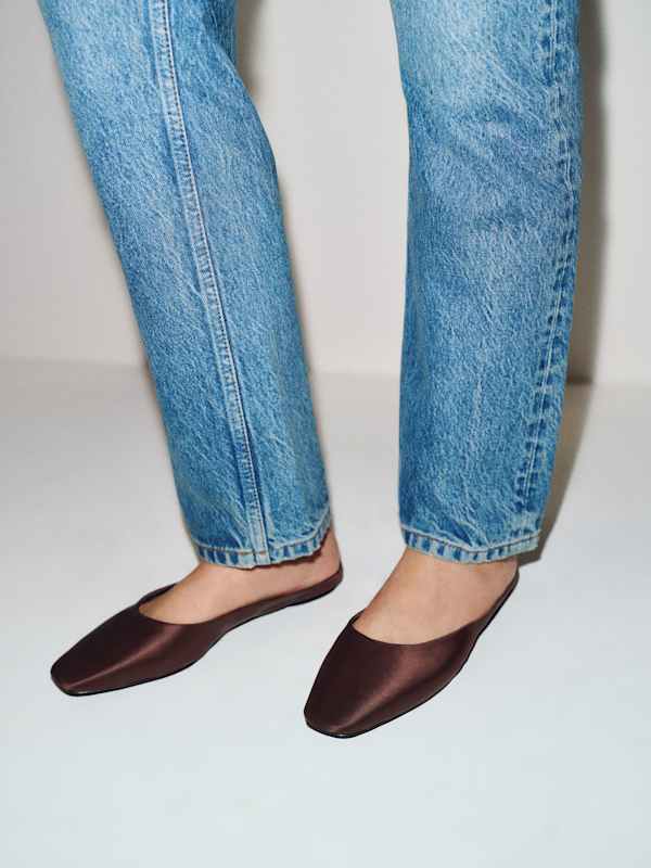 Yoanna Flat Mule - Cafe Satin