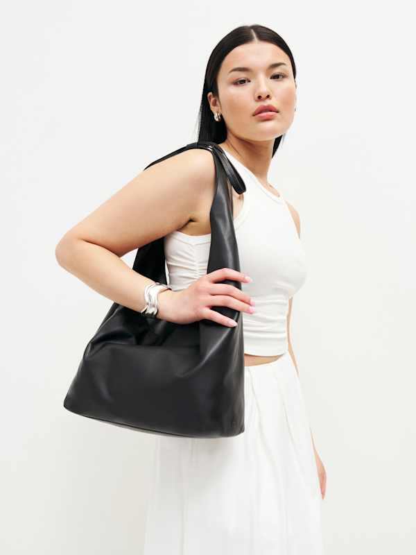 Medium Vittoria Tote Bag - Black Leather