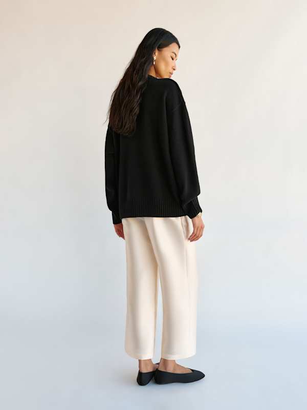 Jadey Cashmere Oversized V-neck Sweater - Black