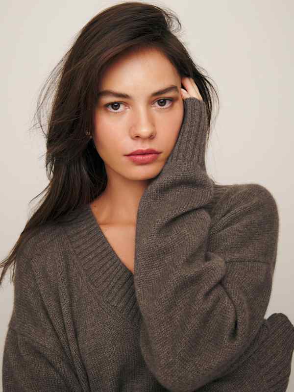 Jadey Cashmere Oversized V-neck Sweater - Dachshund