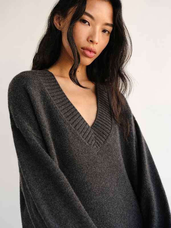 Jadey Cashmere Oversized V-neck Sweater - Flannel