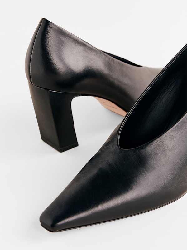 Nolita Pump - Black Leather