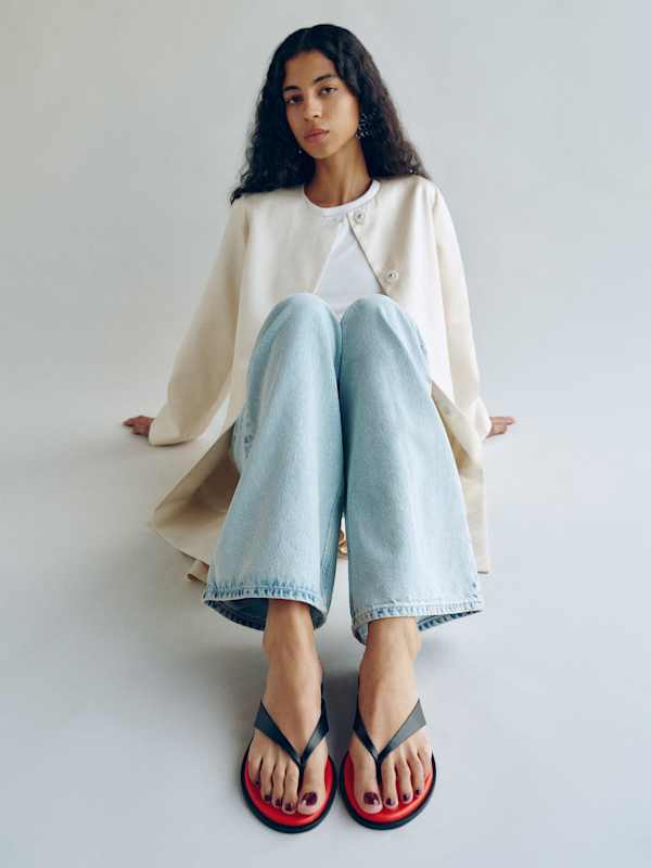 Jessie Thong Sandal - Lobster Black Leather