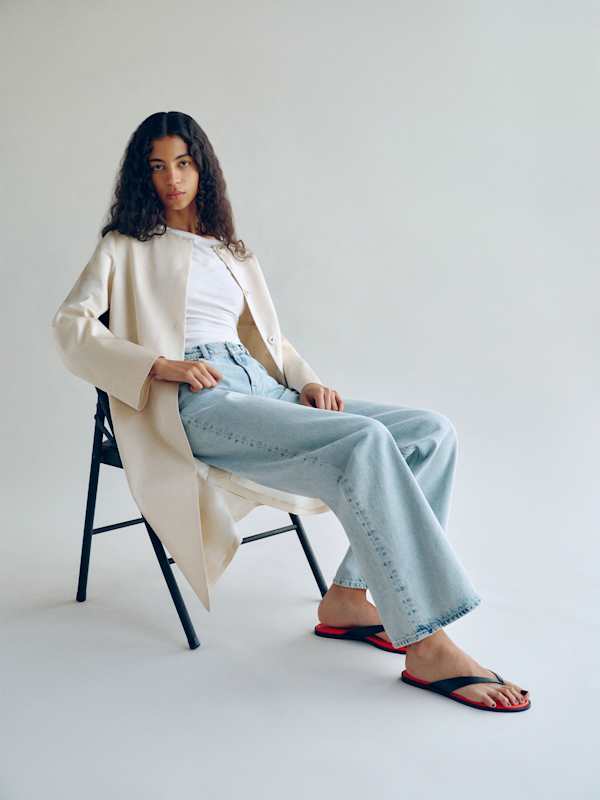 Jessie Thong Sandal - Lobster Black Leather