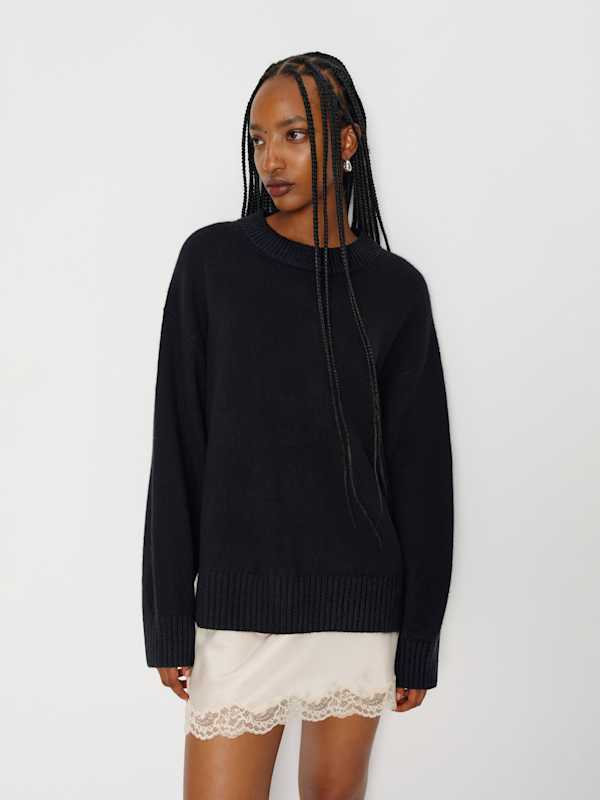 Cove Cashmere Oversized Crew - Black