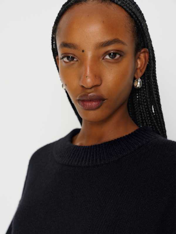 Cove Cashmere Oversized Crew - Black