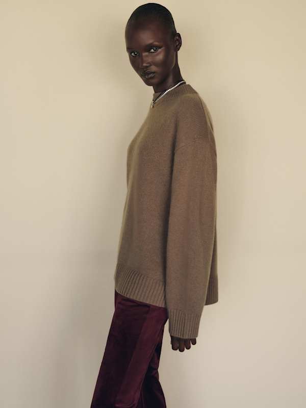 Cove Cashmere Oversized Crew - Mushroom