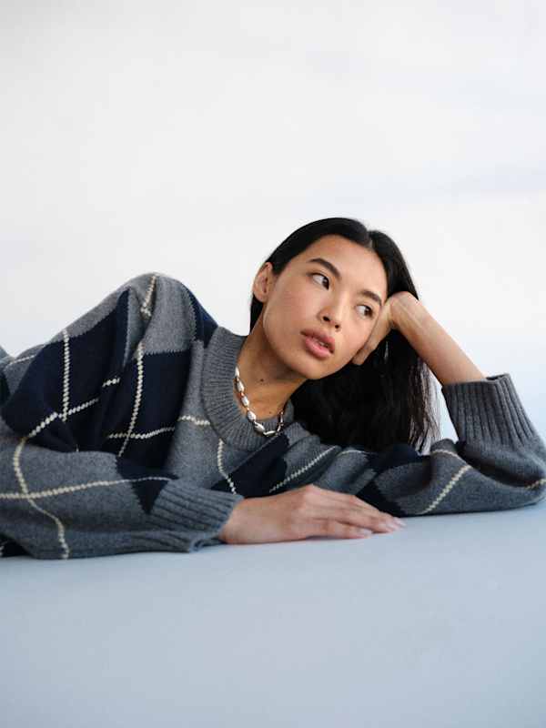 Pull ras-du-cou oversize en cachemire Cove - Tonnerre Multi Argyle