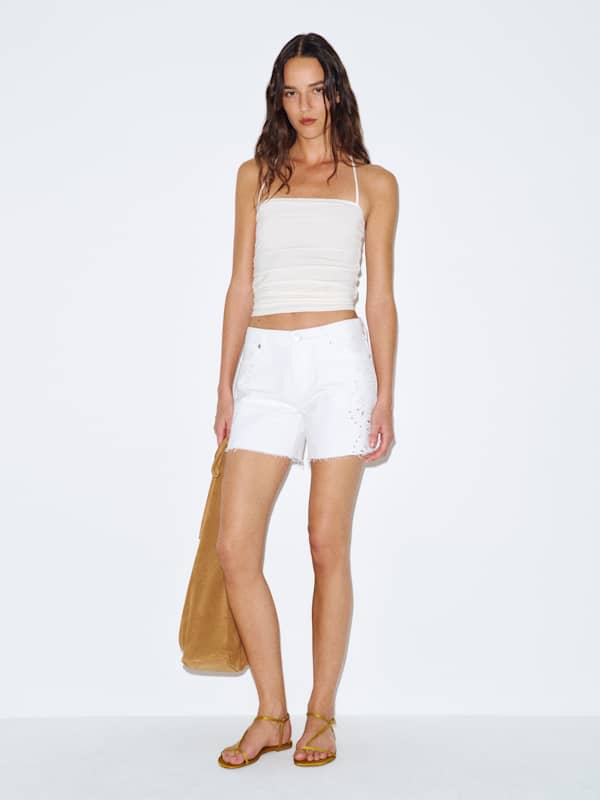 Sutton Low Rise 2.5&rdquo; Slouchy Jean Shorts - Optic White Eyelet