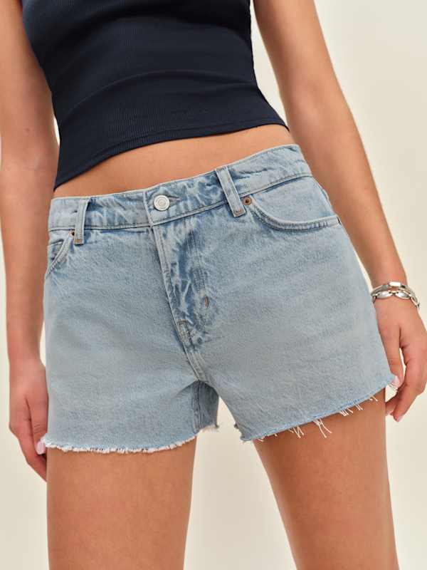 Sutton Low Rise 2.5&rdquo; Slouchy Jean Shorts - Yarra