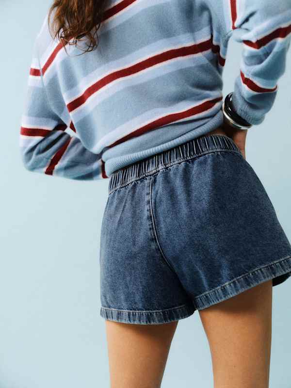Theo Low Rise 2.5 Pull On Denim Shorts - Chrissie