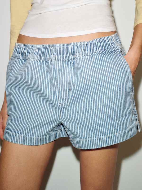 Theo Low Rise 2.5 Pull On Denim Shorts - Island Stripe