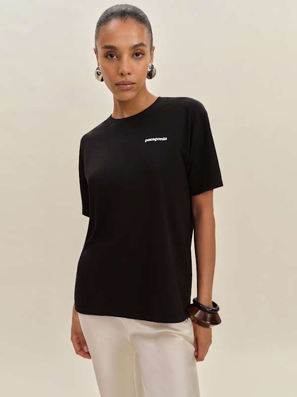 Patagonia M's P-6 Logo Responsibili-tee - Black