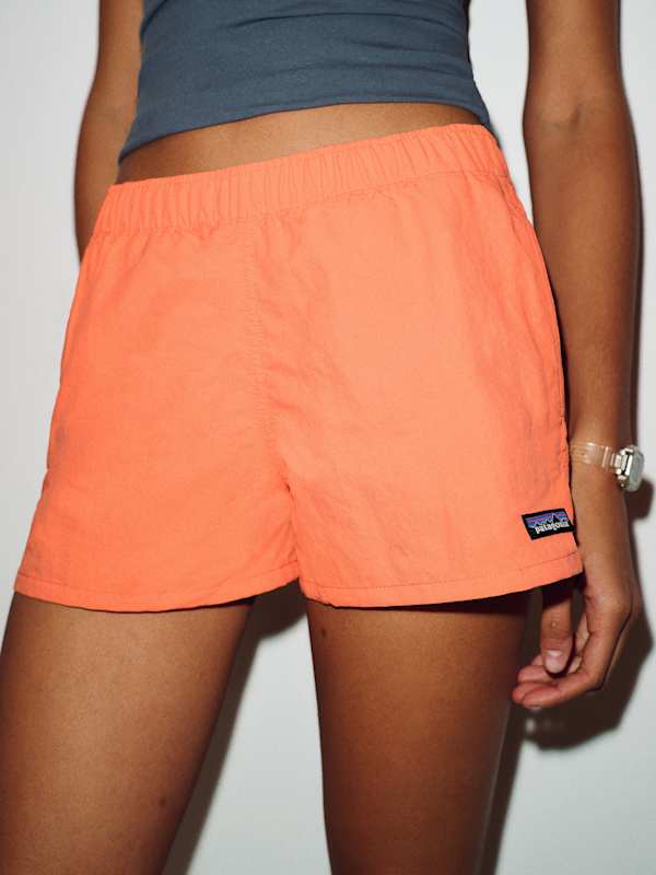Patagonia W's Barely Baggies Shorts - Peach Sherbet