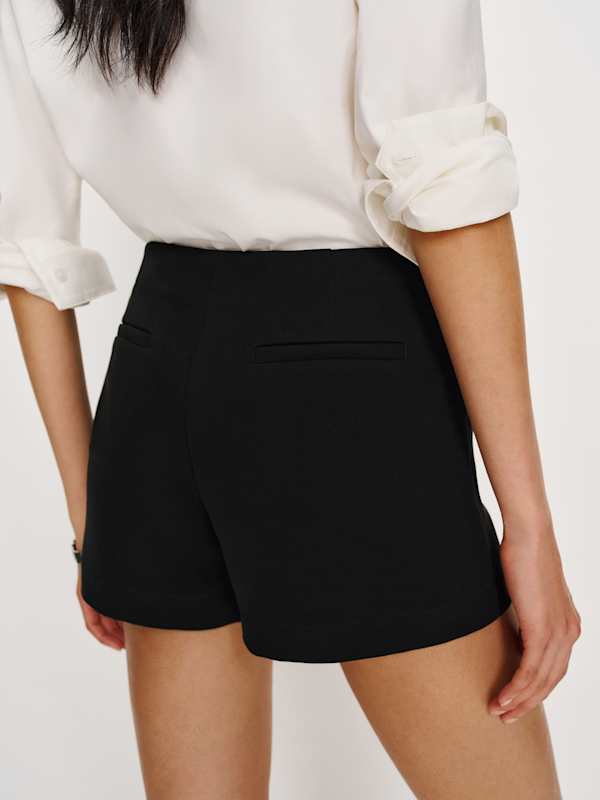 Vida Low Rise Short - Black
