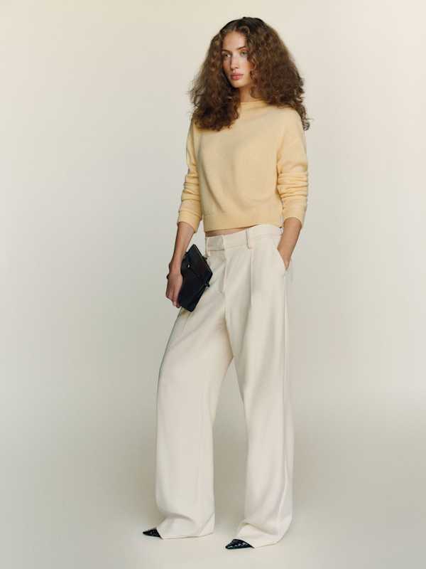 Monique Cashmere Mockneck - Parmesan