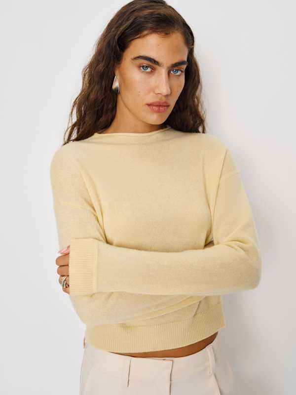 Monique Cashmere Mockneck - Parmesan