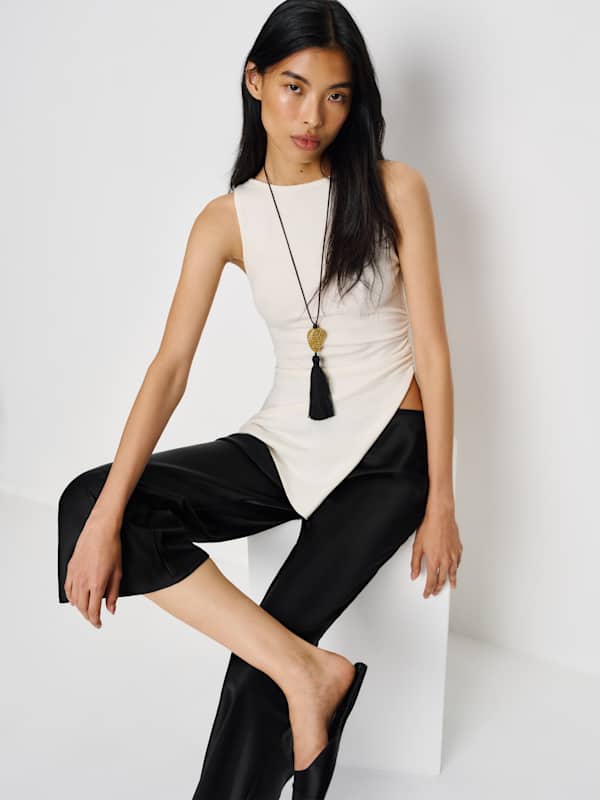 Gale Satin Mid Rise Capri Pant - Black