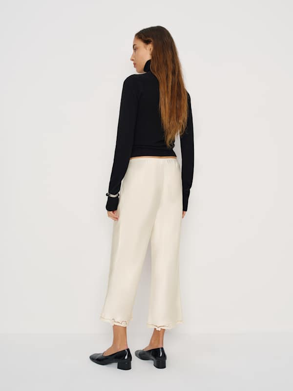 Gale Satin Mid Rise Capri Pant - Fior Di Latte Embroidery