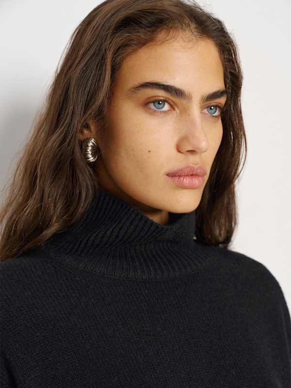 March Regenerative Wool Cropped Turtleneck - Black