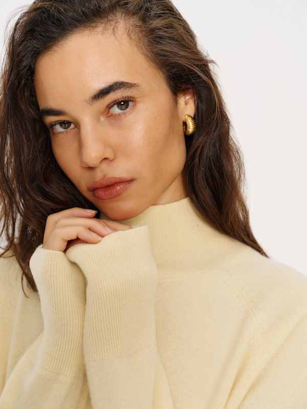 Meritt Cashmere Turtleneck - Parmesan