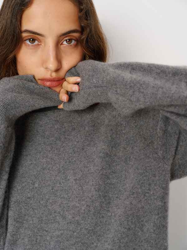 Meritt Cashmere Turtleneck - Thunder
