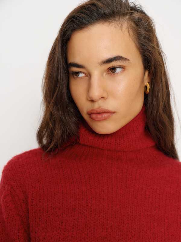 Grove Alpaca Turtleneck - Lipstick