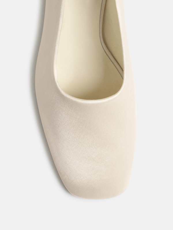 Inez Pump - Fior Di Latte Satin