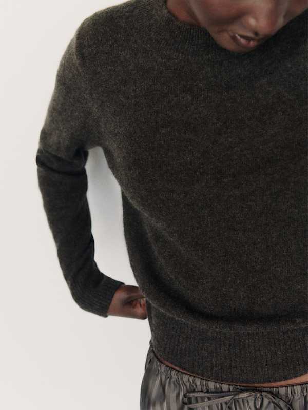 Nikki Cashmere Crew - Espresso