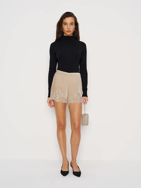 Fern Velvet Short - Almond