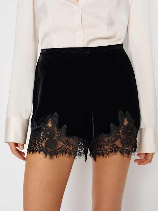 Fern Velvet Short - Black