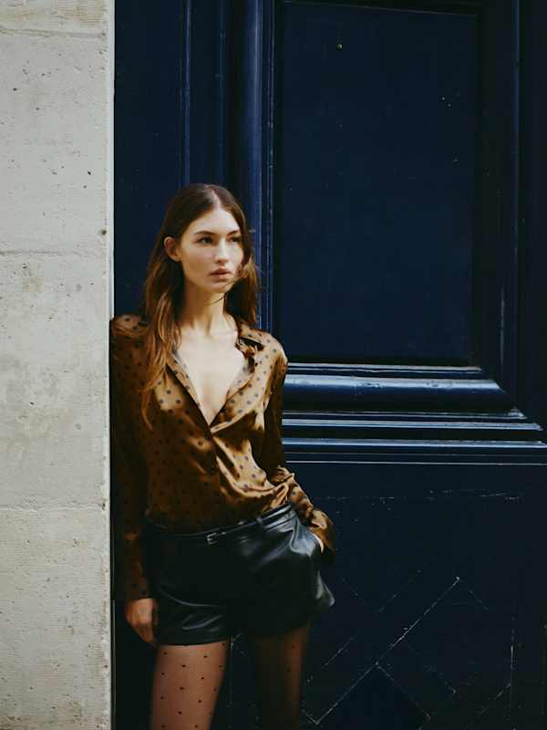 Raya Fitted Silk Shirt - Portobello Dot