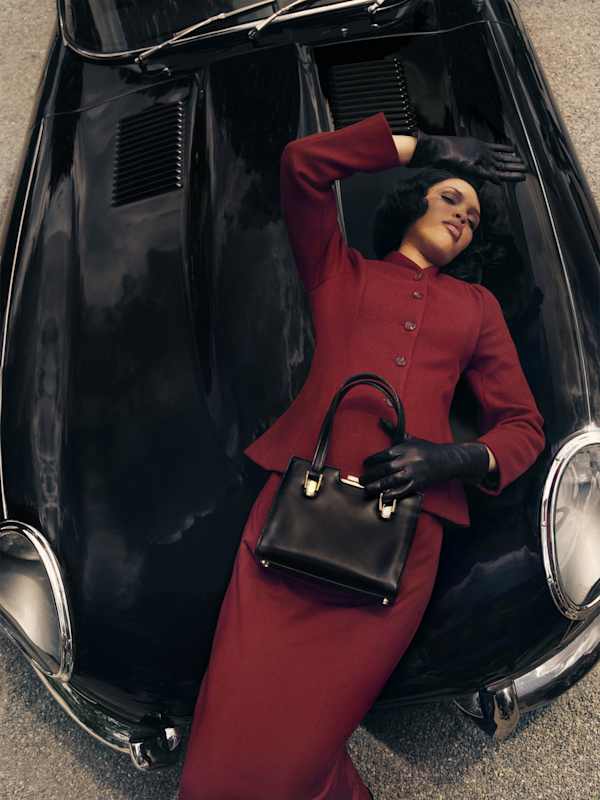 Nara Shoulder Bag - Black Leather