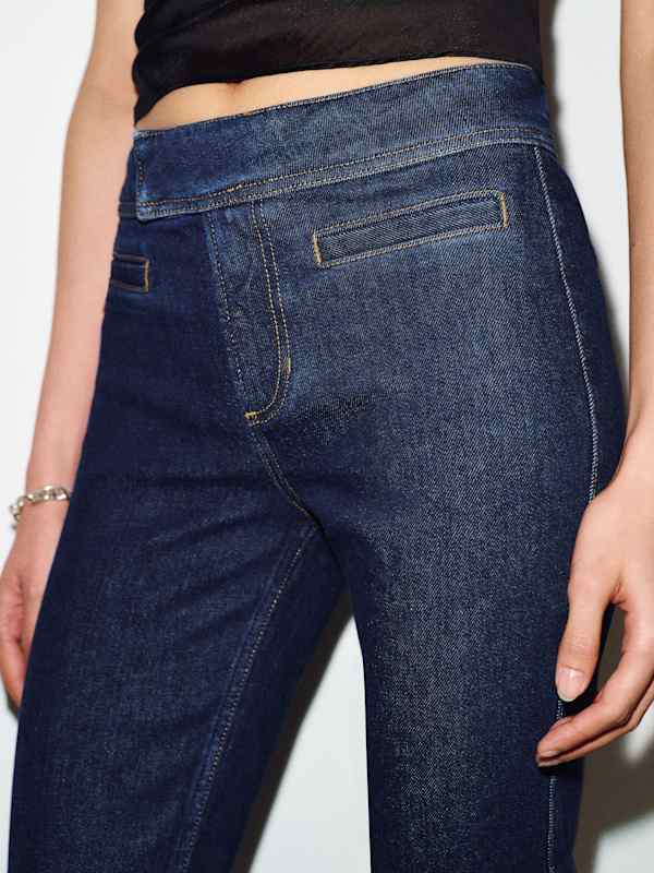 Zoee Stretch Mid Rise Capri Jeans - Nemo
