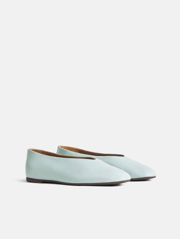 Blaine Flat - Glacial Blue Leather